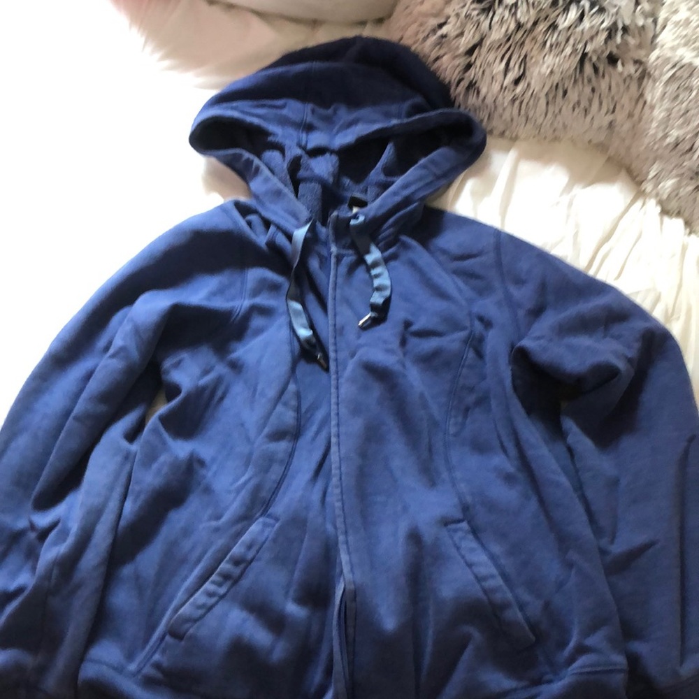 Zip up sweatshirt with pockets